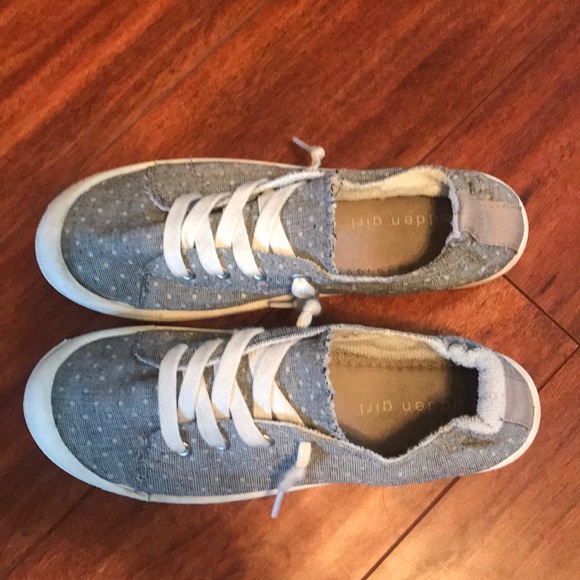 madden girl slip on tennis shoes